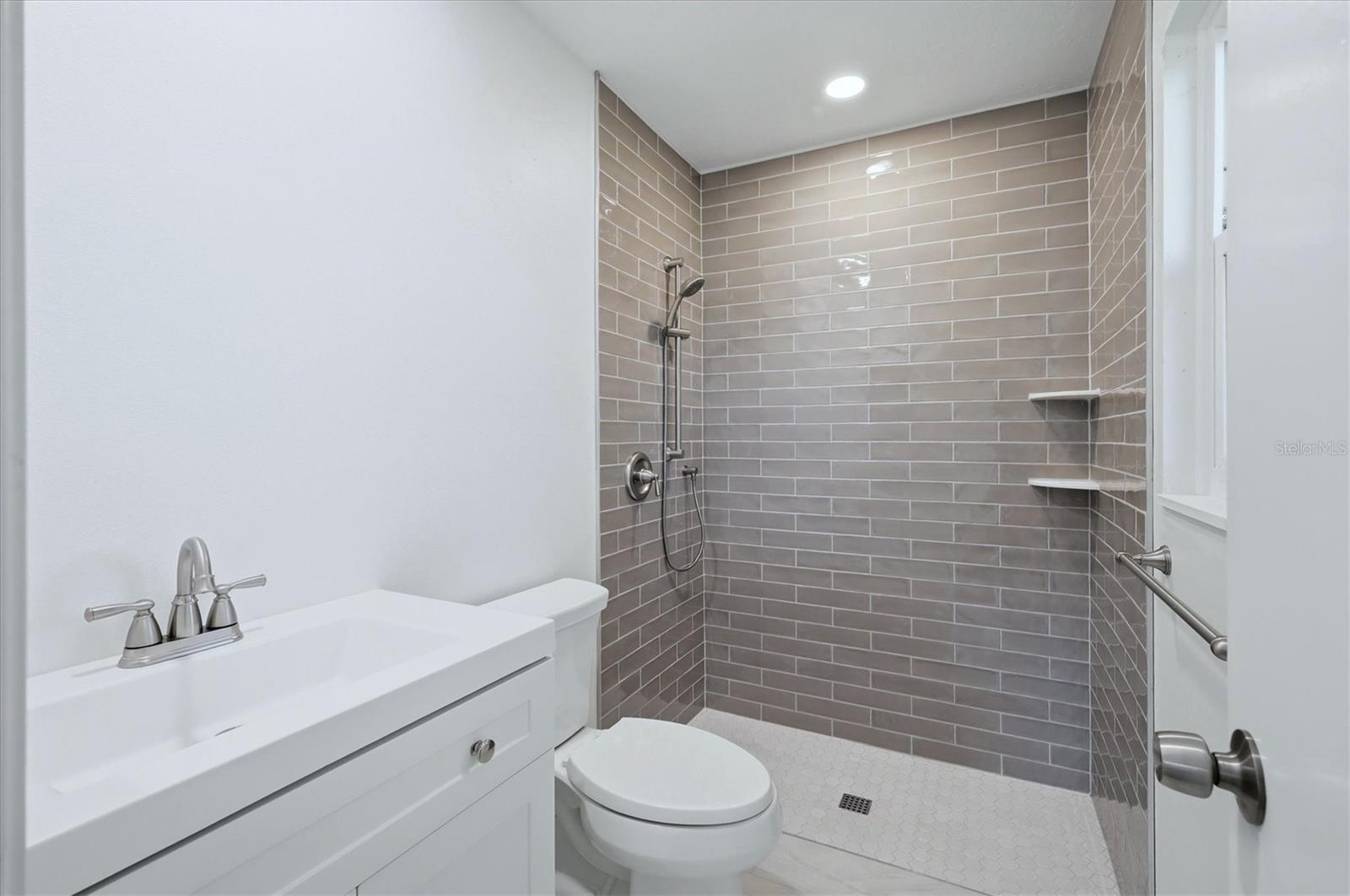 CORTEZ VILLAS CONDO 4 PH B - Residential