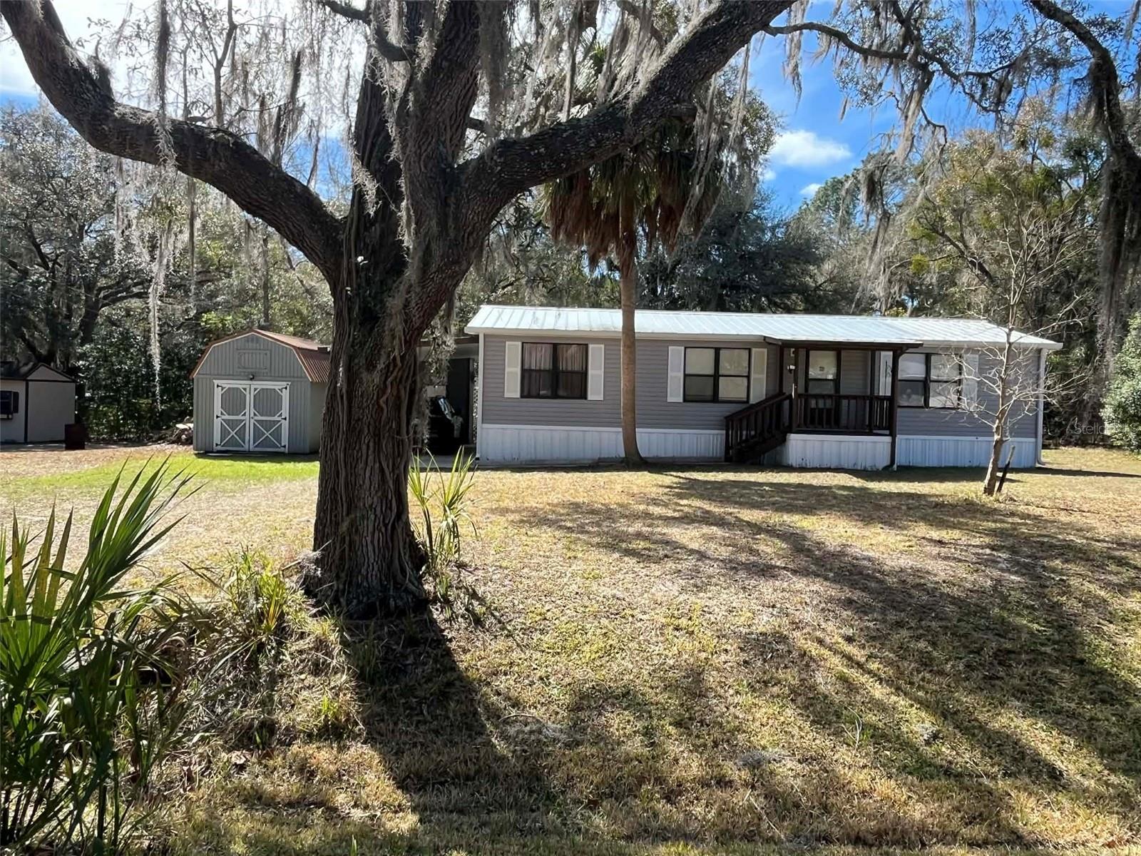 RIVER RETREATS - Residential