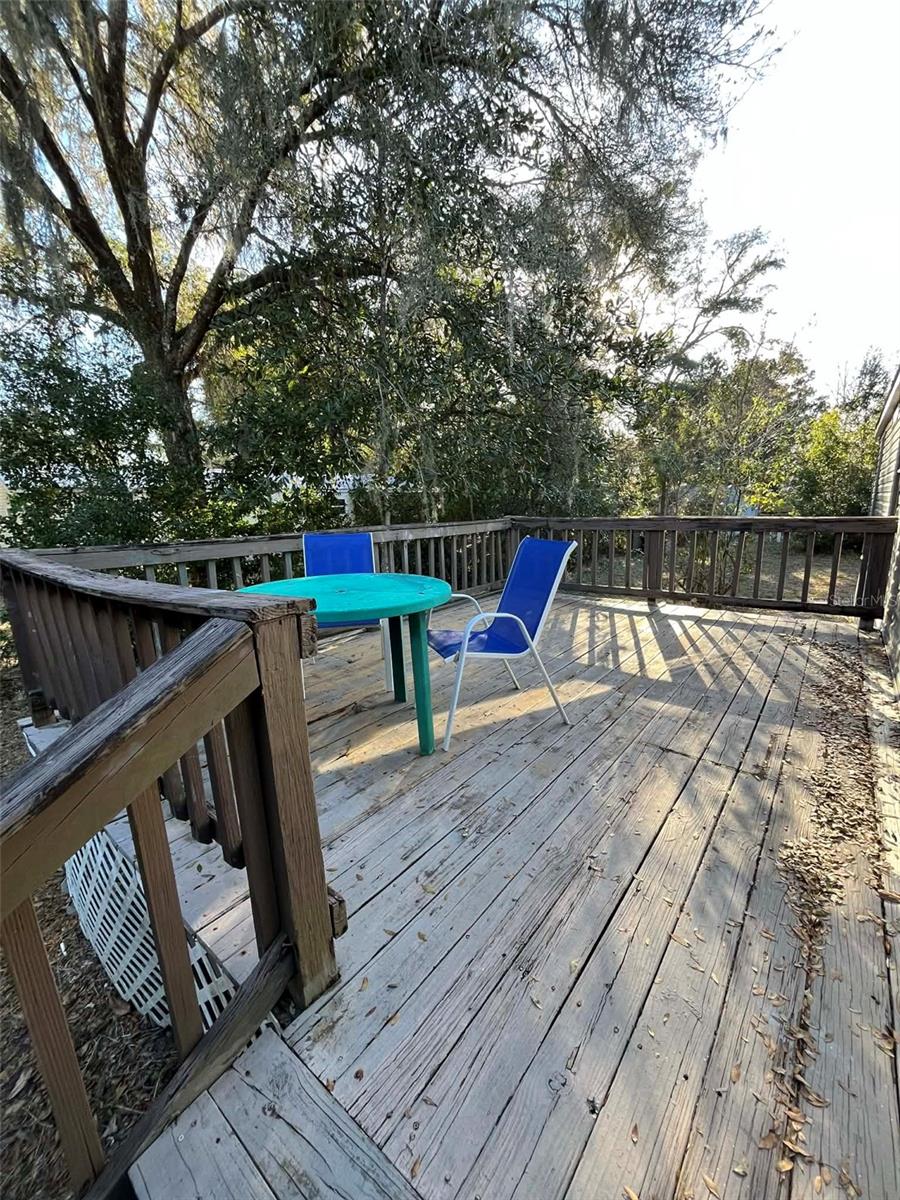 RIVER RETREATS - Residential