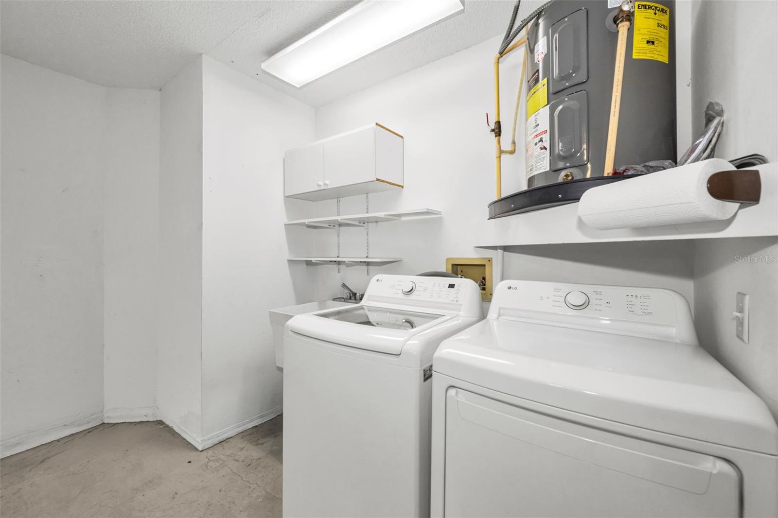 CEDARWOOD VILLAGE CONDO 02 - Residential Lease