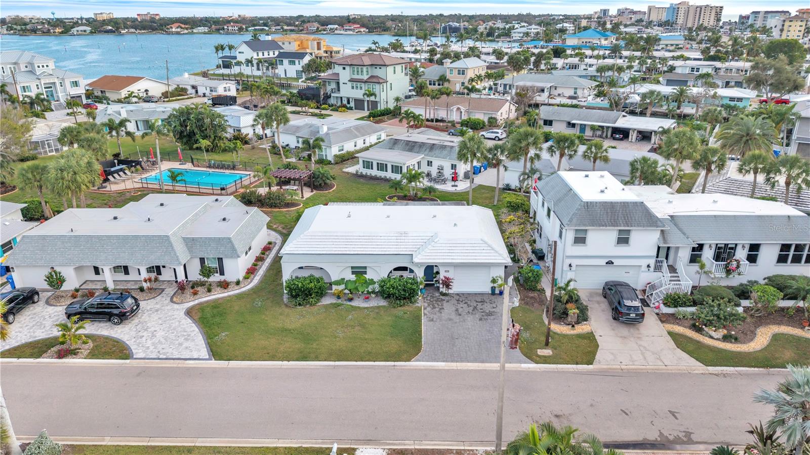 TARPON CENTER BAHAMA VILLAS - Residential