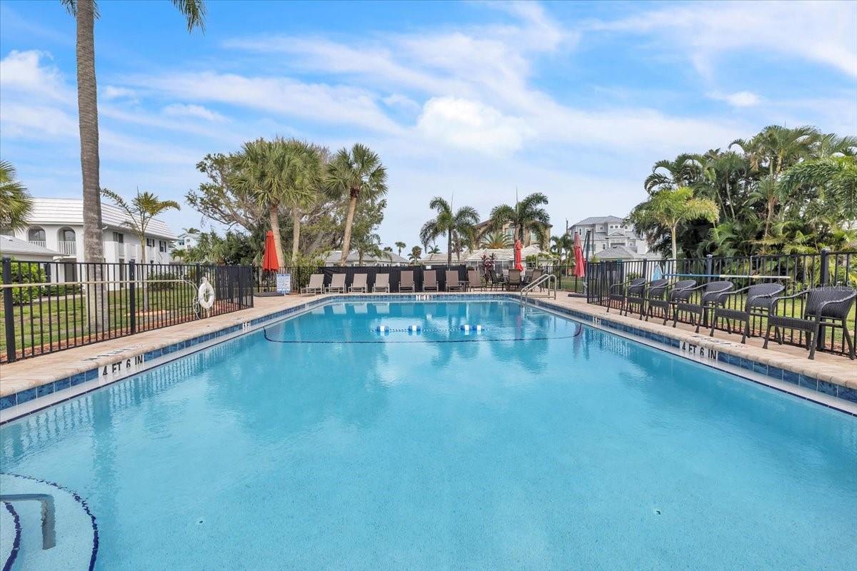 TARPON CENTER BAHAMA VILLAS - Residential
