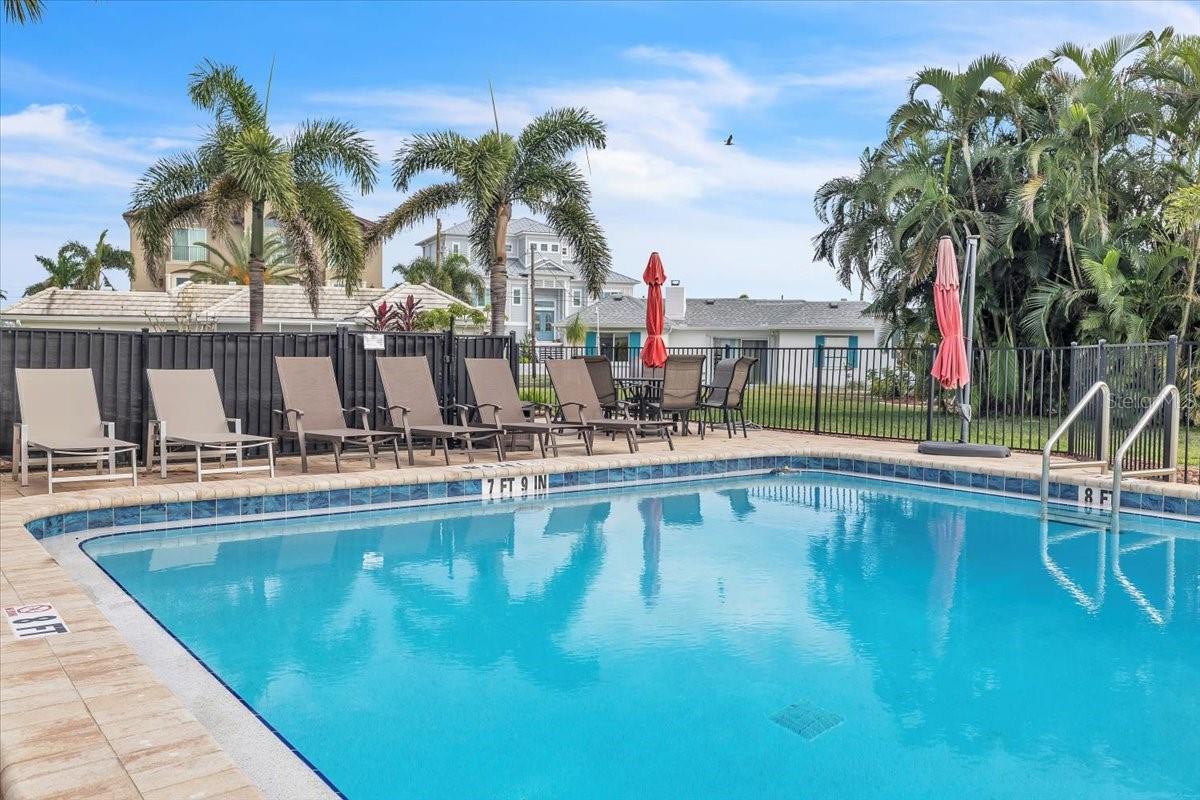 TARPON CENTER BAHAMA VILLAS - Residential