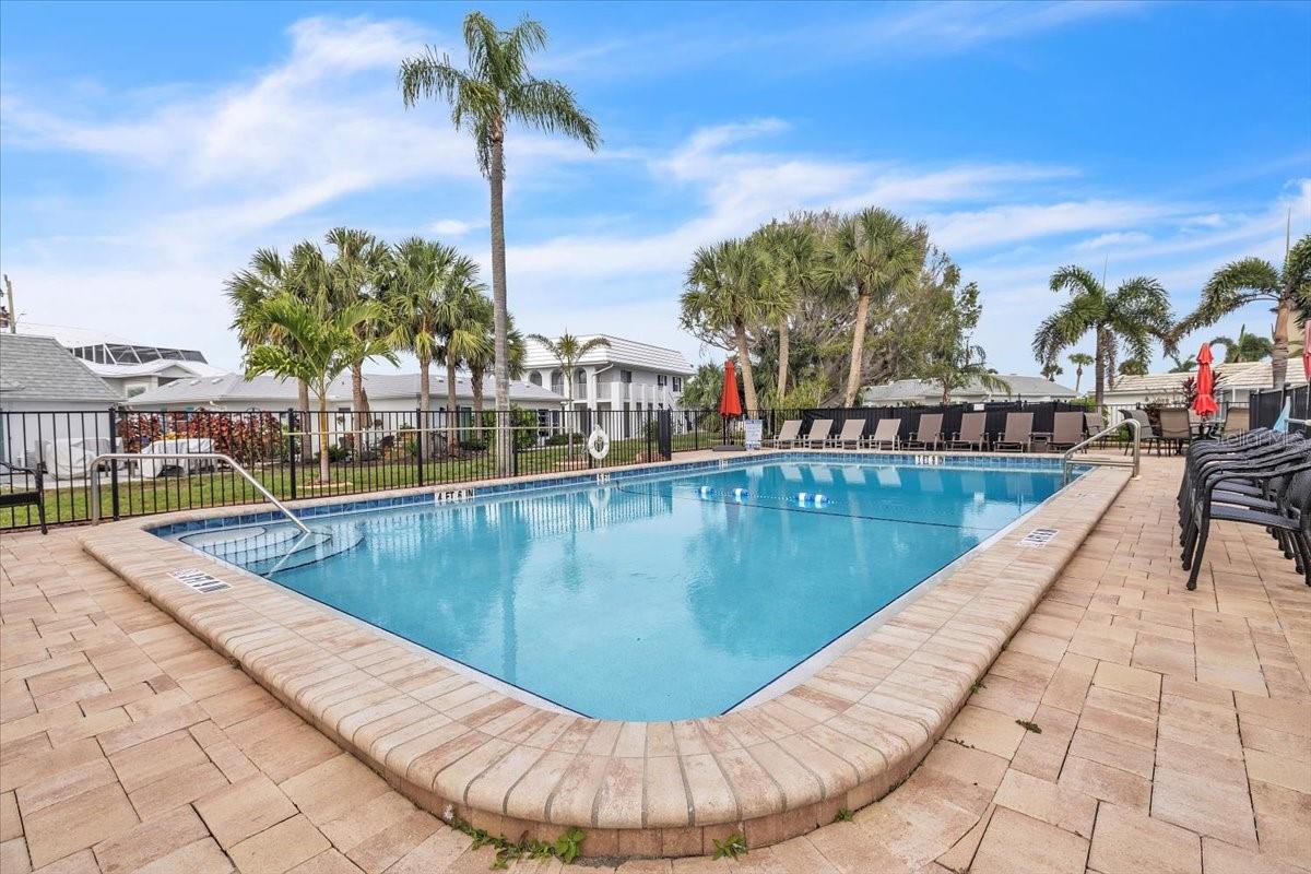TARPON CENTER BAHAMA VILLAS - Residential