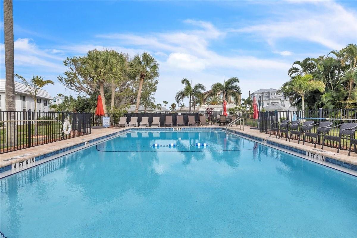 TARPON CENTER BAHAMA VILLAS - Residential
