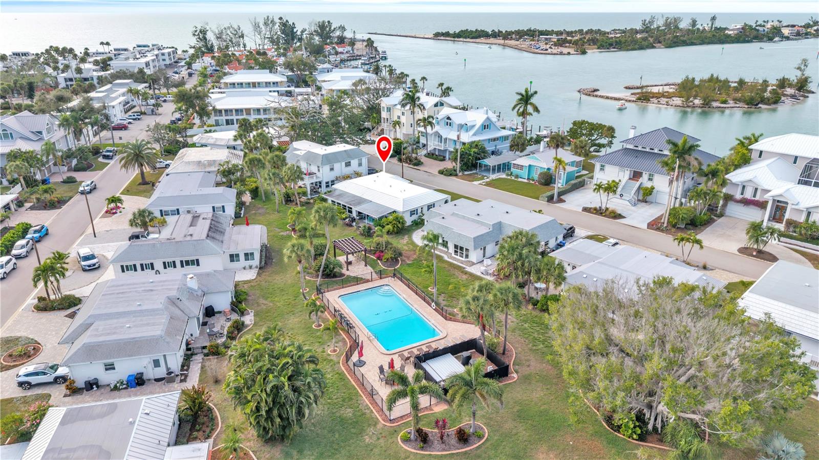 TARPON CENTER BAHAMA VILLAS - Residential