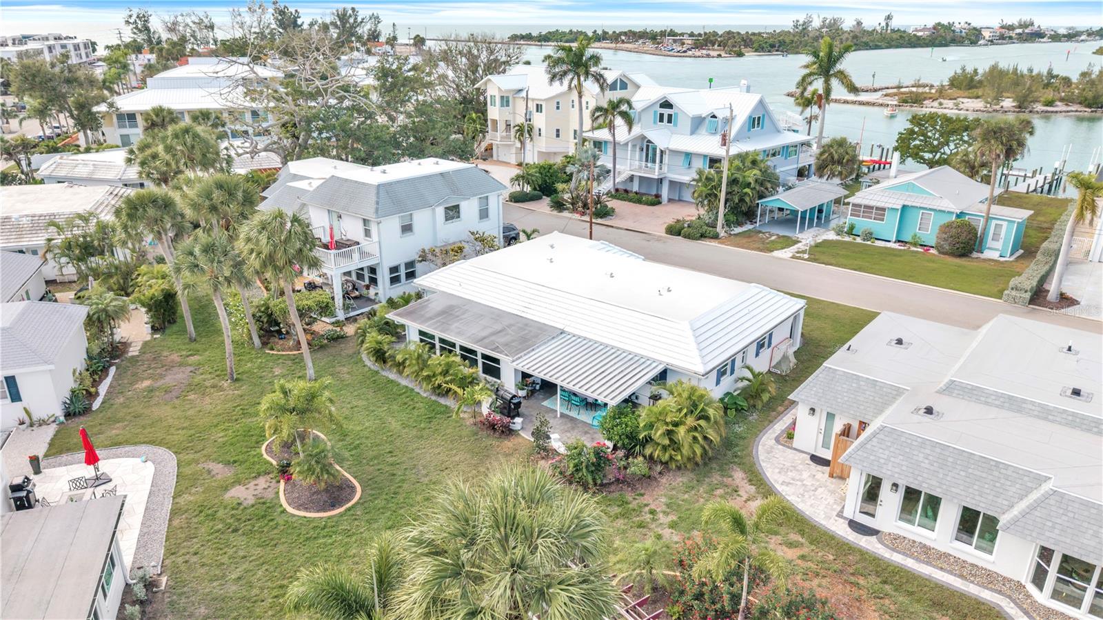 TARPON CENTER BAHAMA VILLAS - Residential