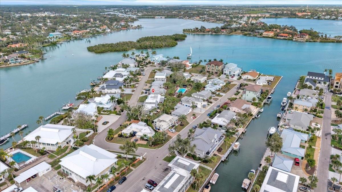 TARPON CENTER BAHAMA VILLAS - Residential
