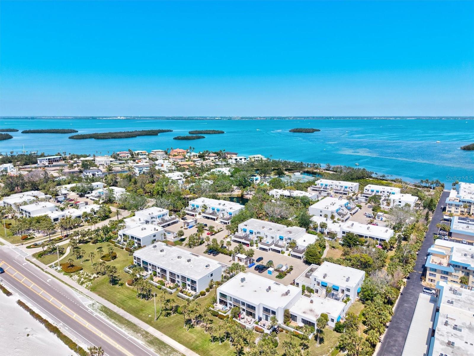 BAYPORT BCH & TEN PH D - Residential