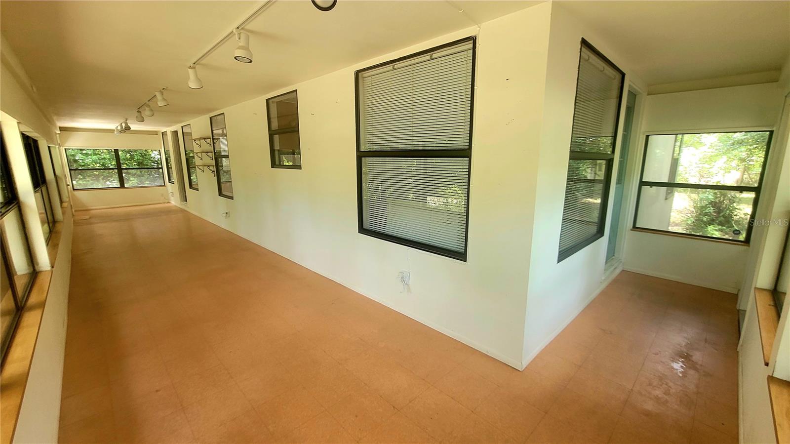 JERRY TAYLOR LNDG - Residential