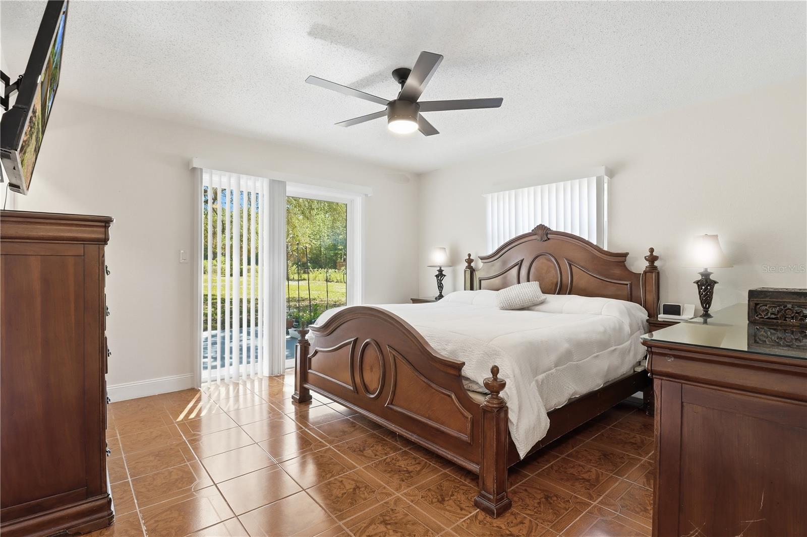 CASONS INGLIS ACRES - Residential