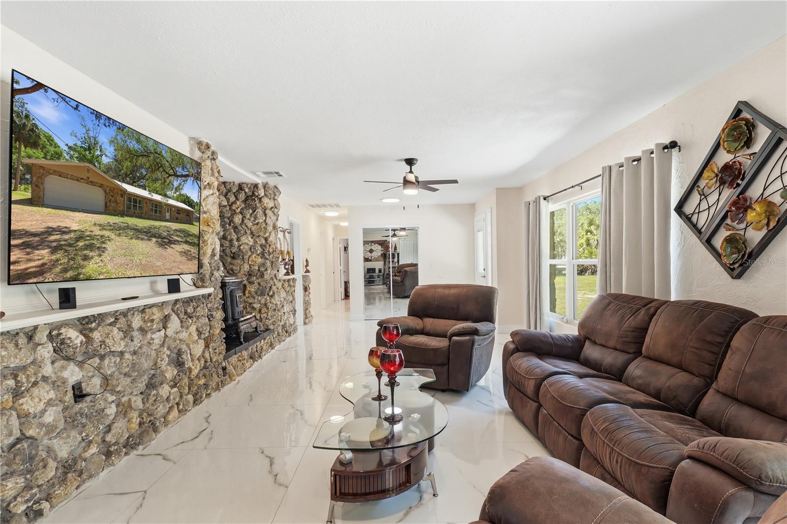CASONS INGLIS ACRES - Residential