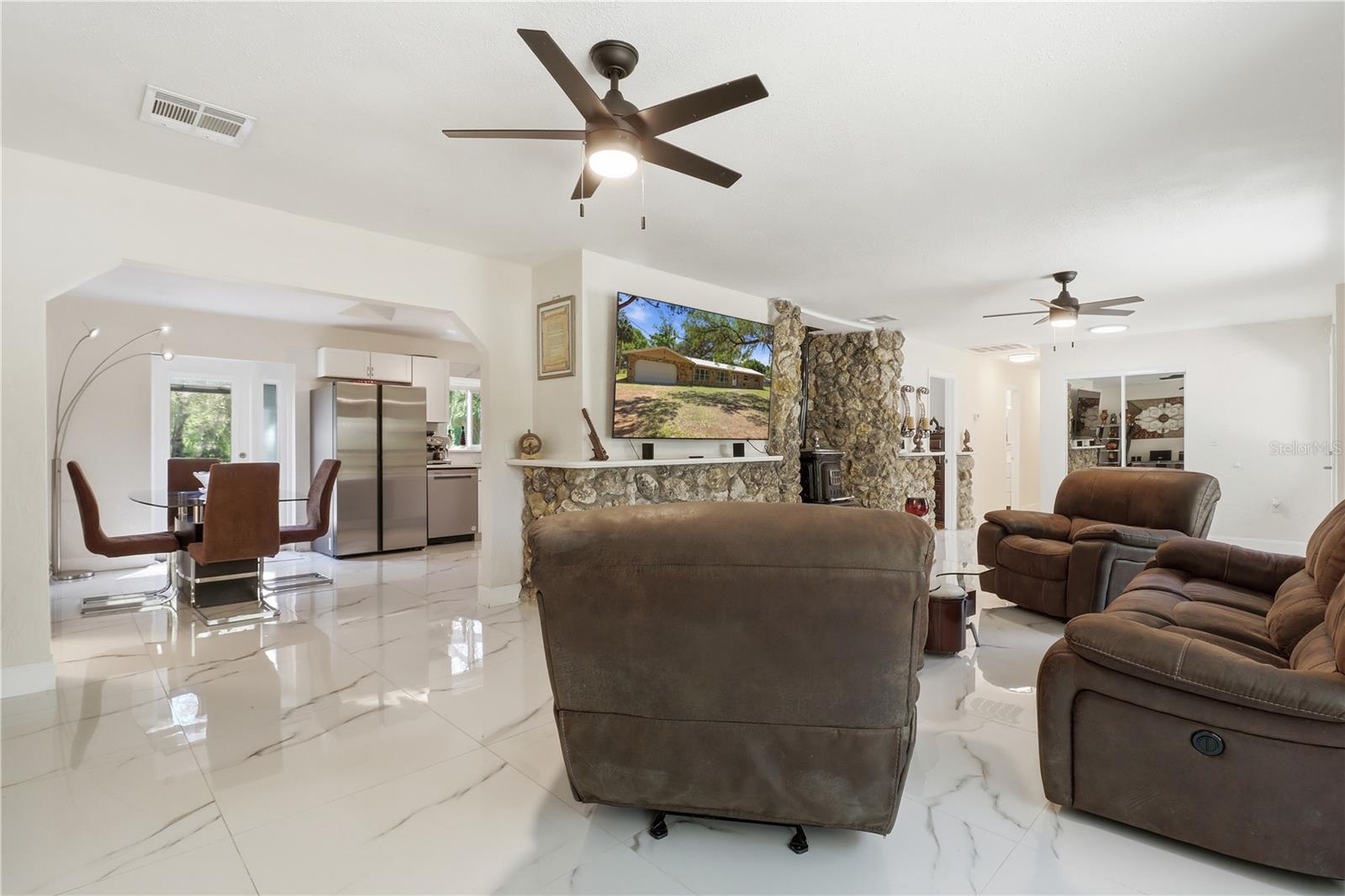 CASONS INGLIS ACRES - Residential