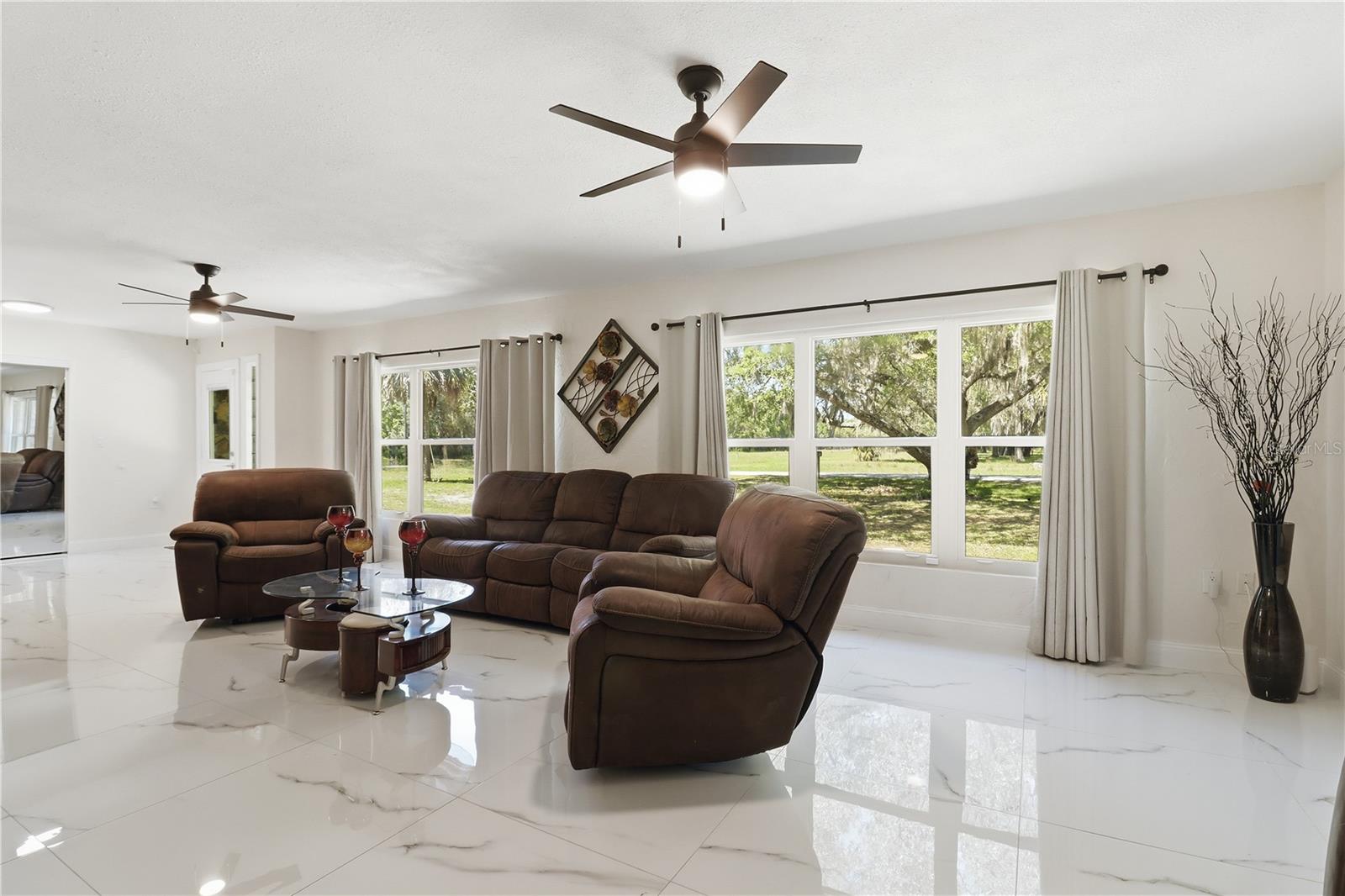 CASONS INGLIS ACRES - Residential