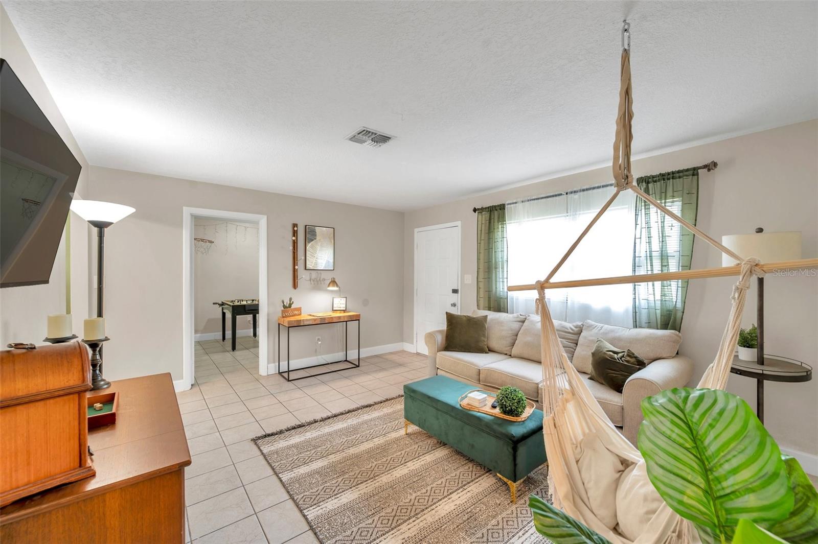 CRYSTAL PARK - Residential Lease