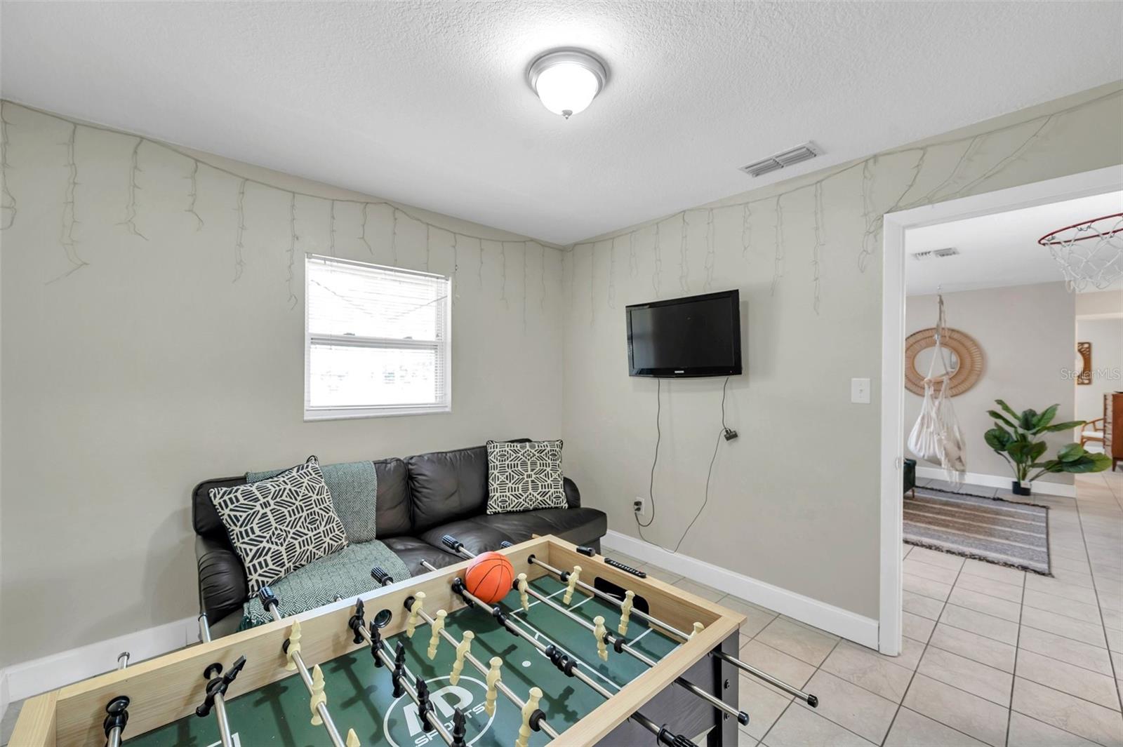 CRYSTAL PARK - Residential Lease