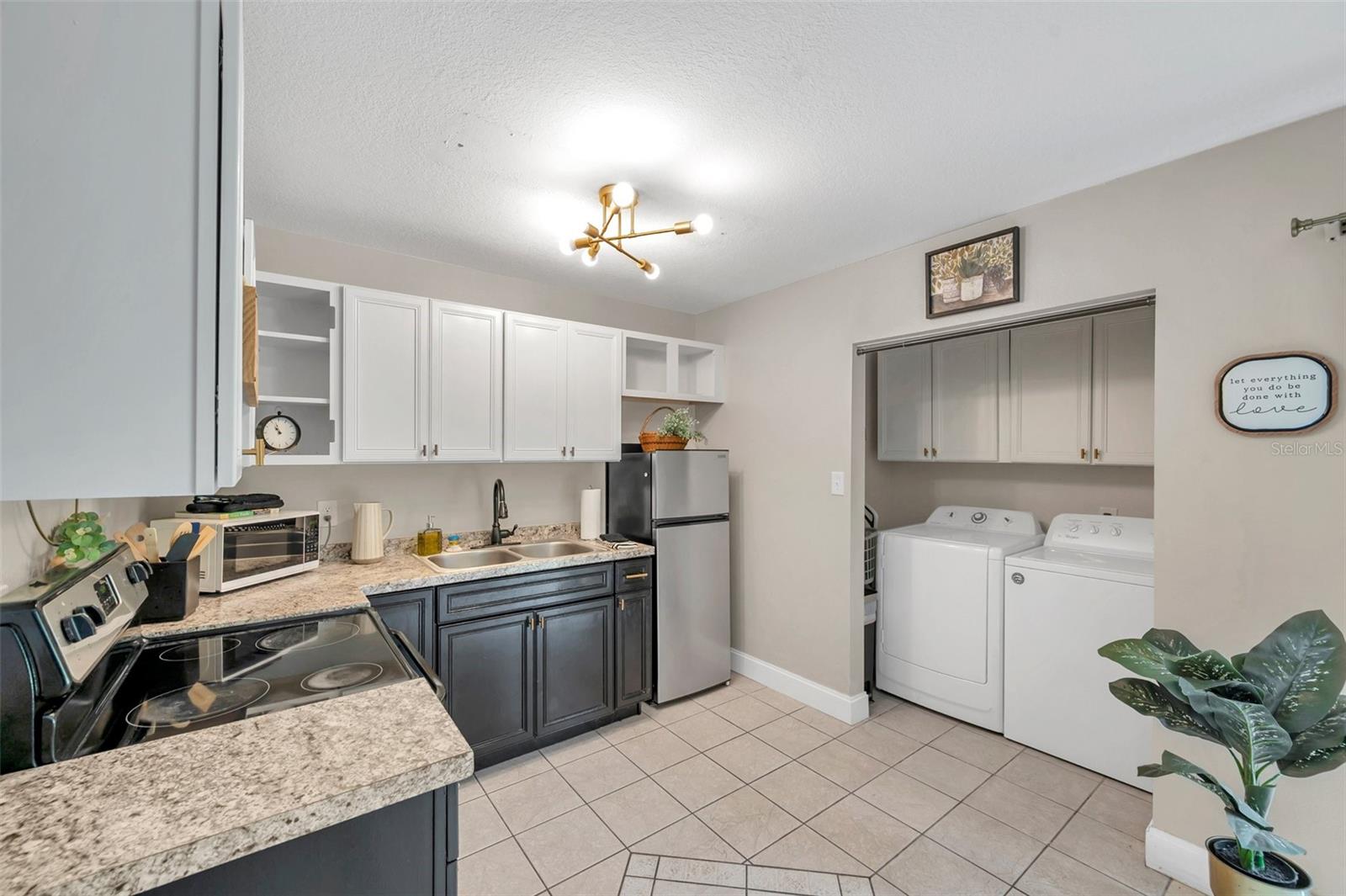 CRYSTAL PARK - Residential Lease