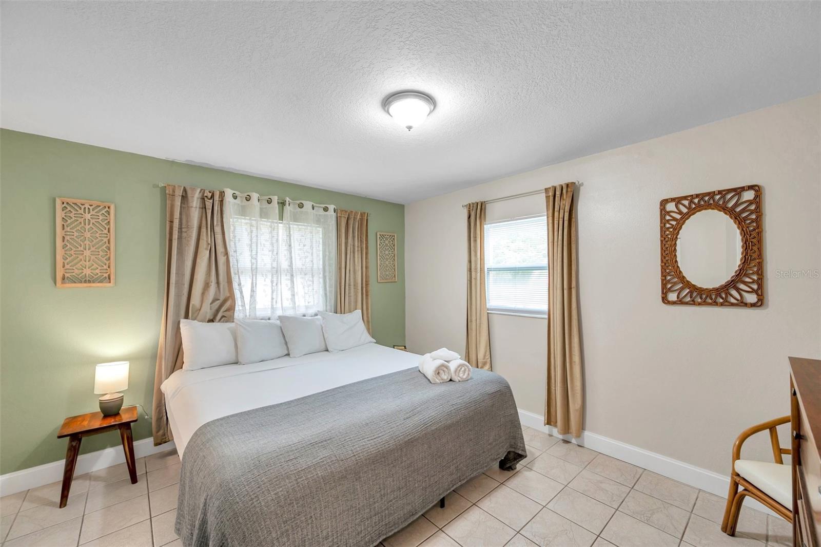 CRYSTAL PARK - Residential Lease