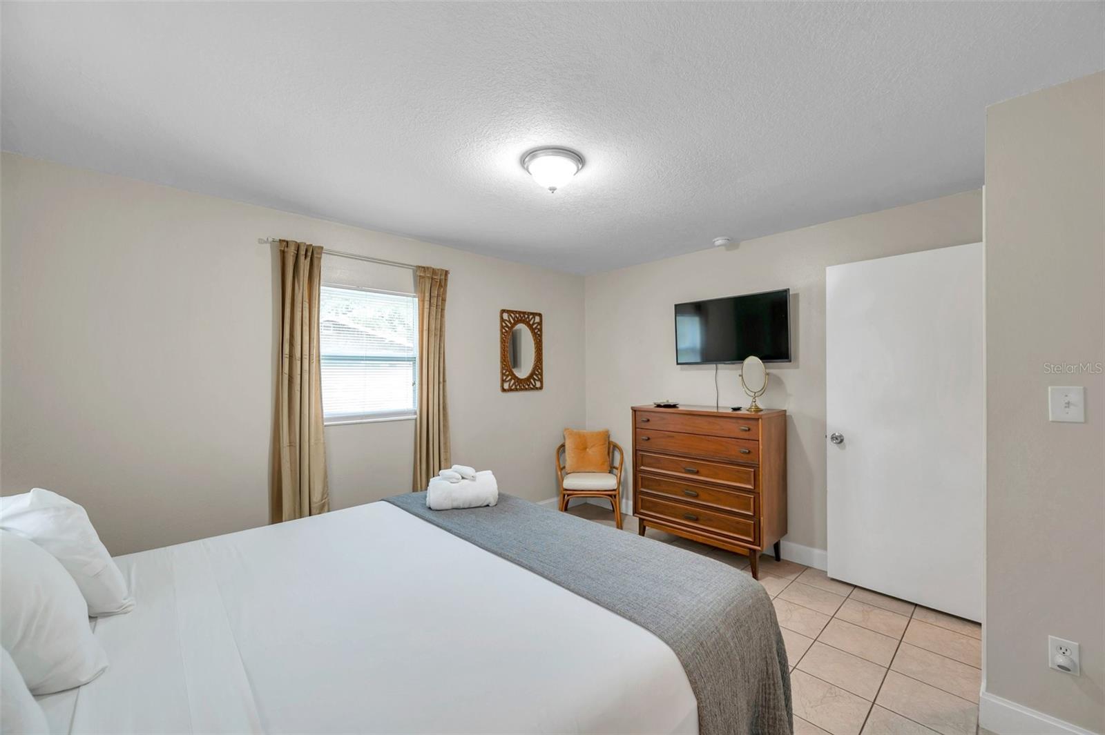 CRYSTAL PARK - Residential Lease