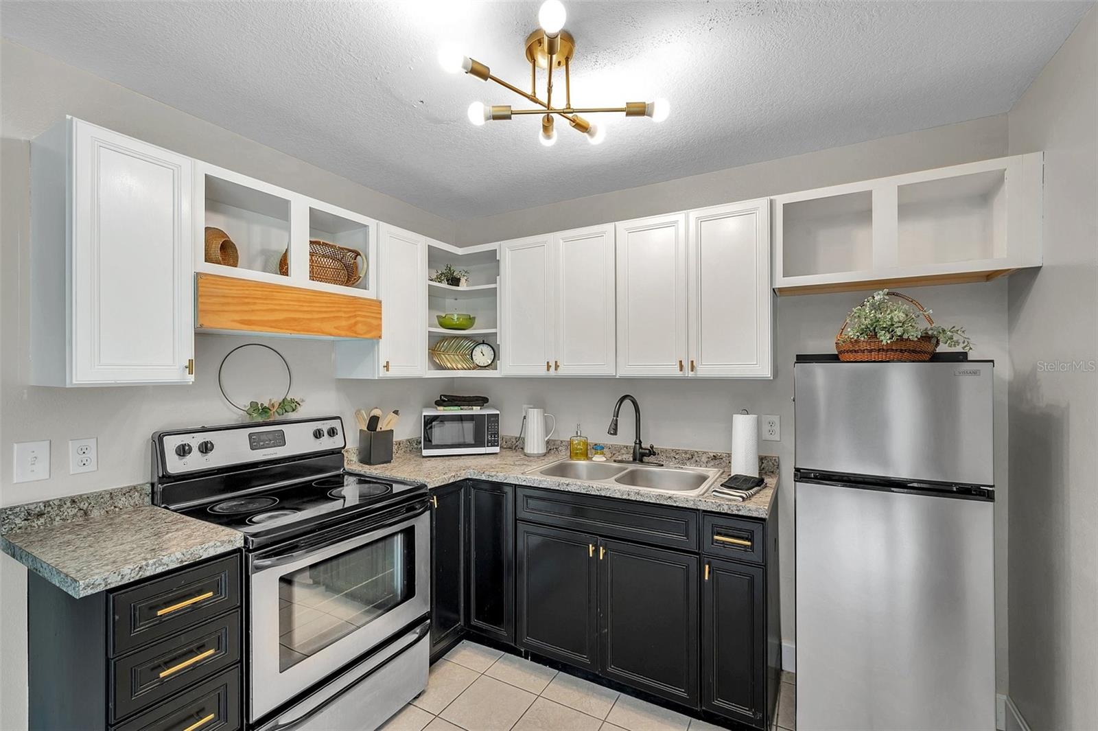 CRYSTAL PARK - Residential Lease