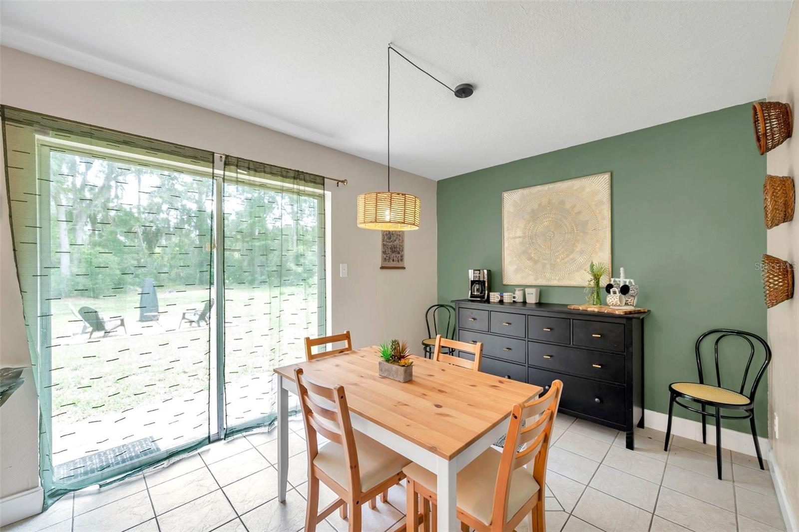 CRYSTAL PARK - Residential Lease
