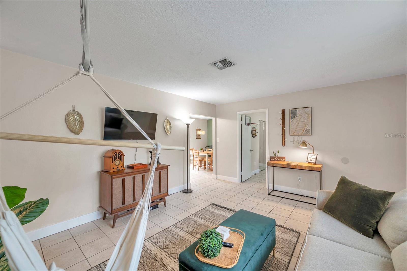 CRYSTAL PARK - Residential Lease