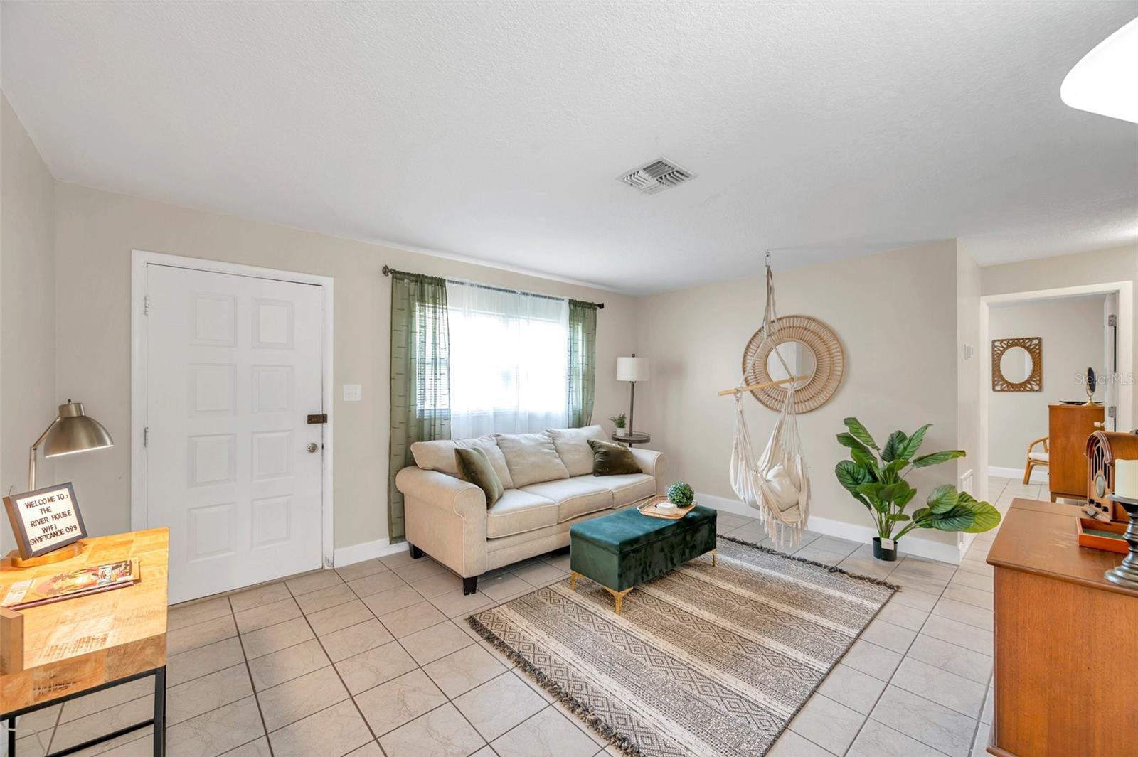 CRYSTAL PARK - Residential Lease
