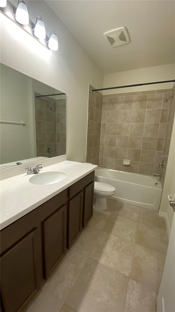 RESERVE/PRADERA PH 4 - Residential Lease