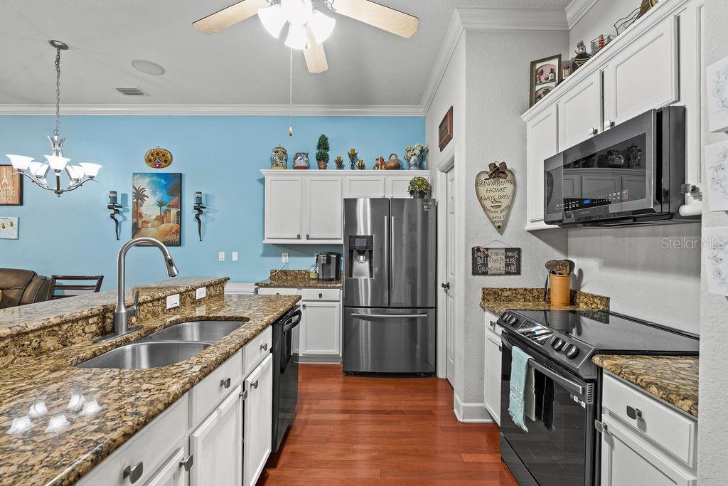 GROVELAND VILLAS AT GREEN GATE - Residential