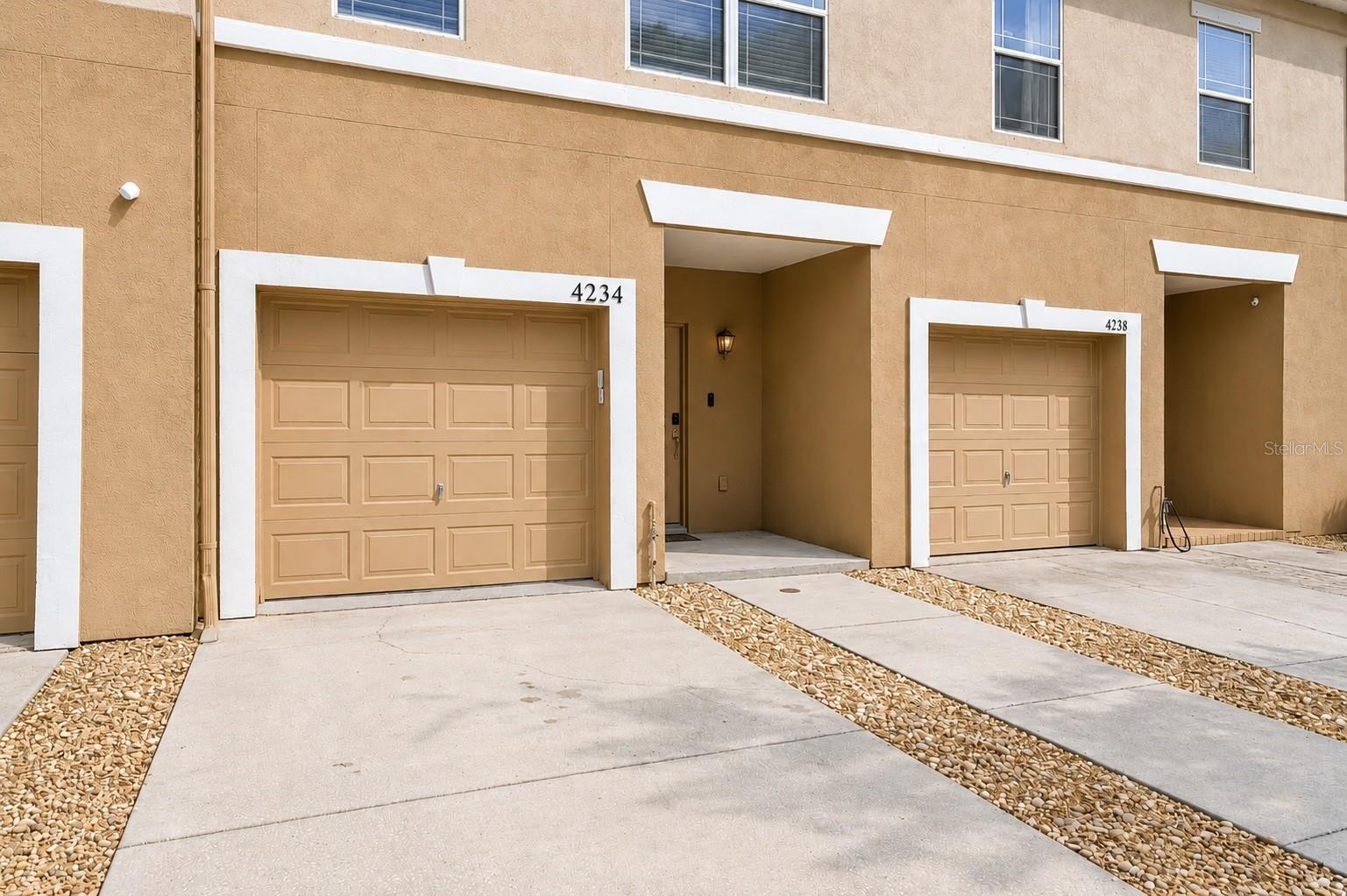 LAS PALMAS TWNHMS - Residential