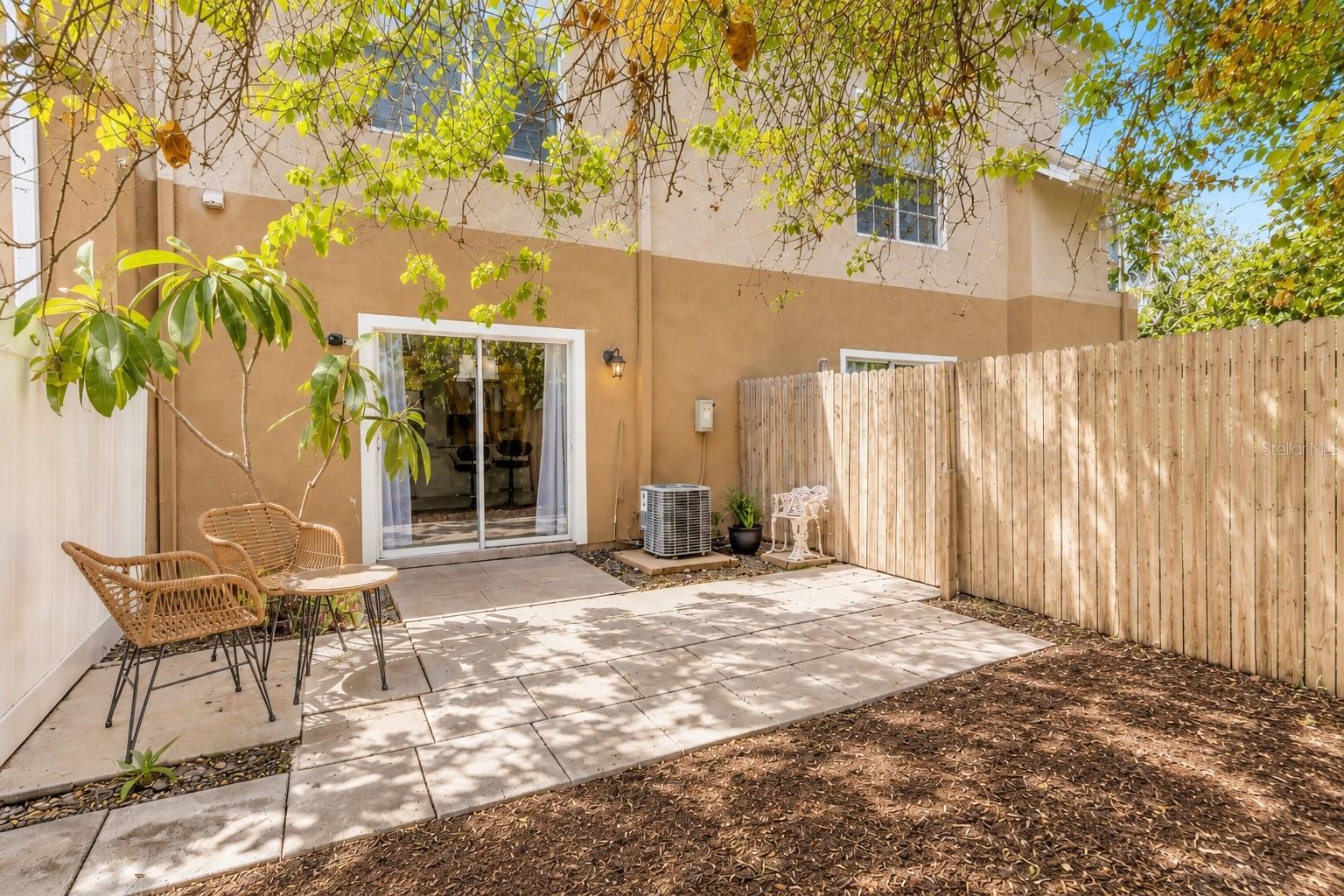LAS PALMAS TWNHMS - Residential