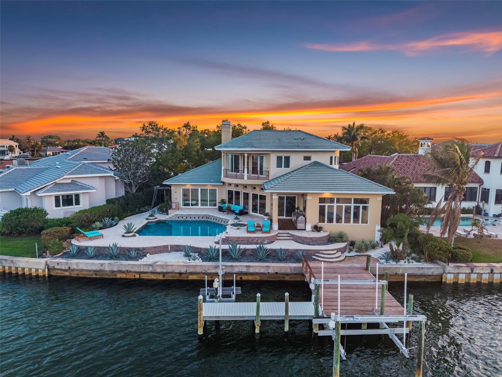 VENETIAN ISLES - Residential
