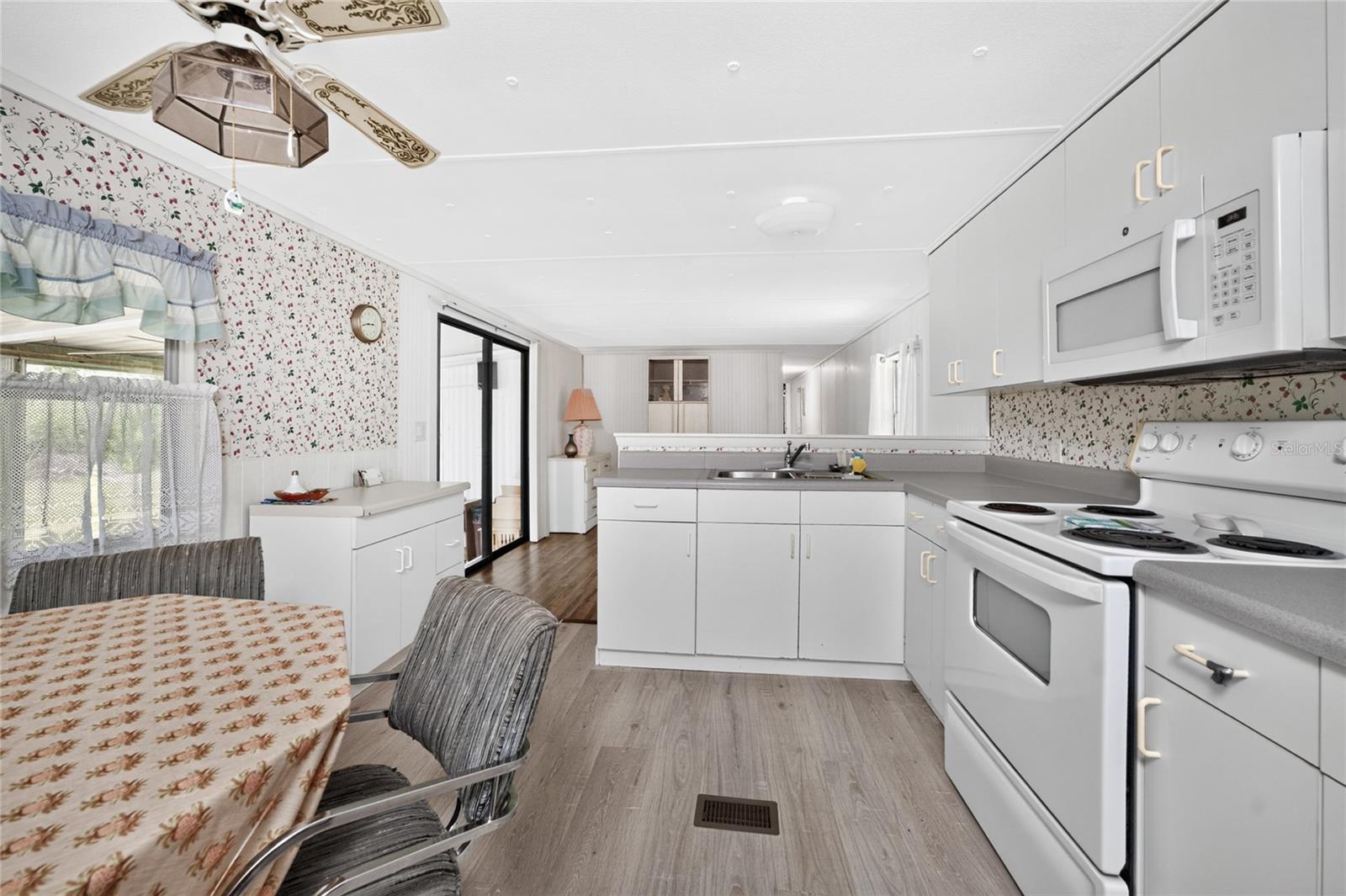 VILLAGE HOLIDAY LAKE - Residential