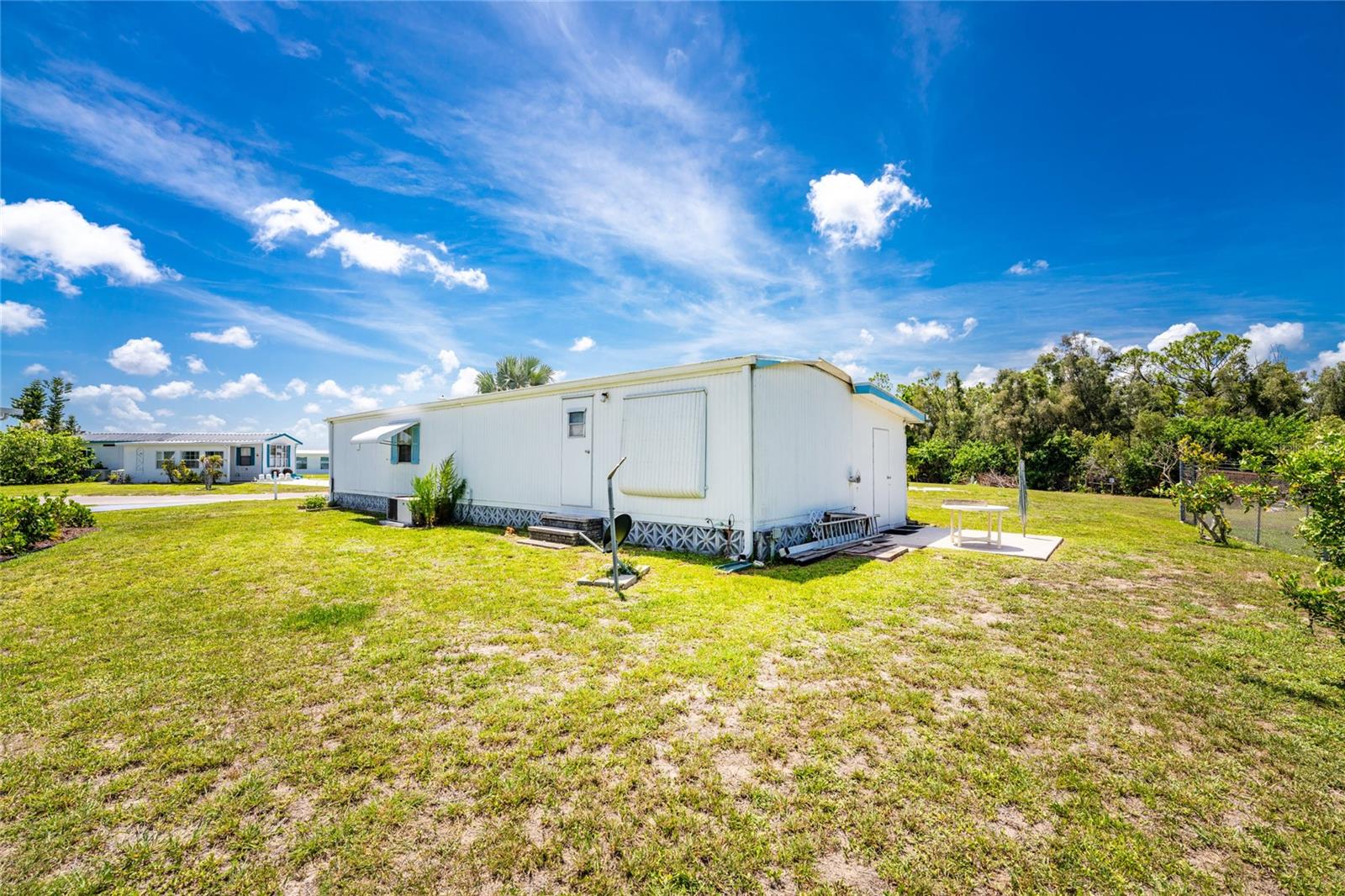VILLAGE HOLIDAY LAKE - Residential