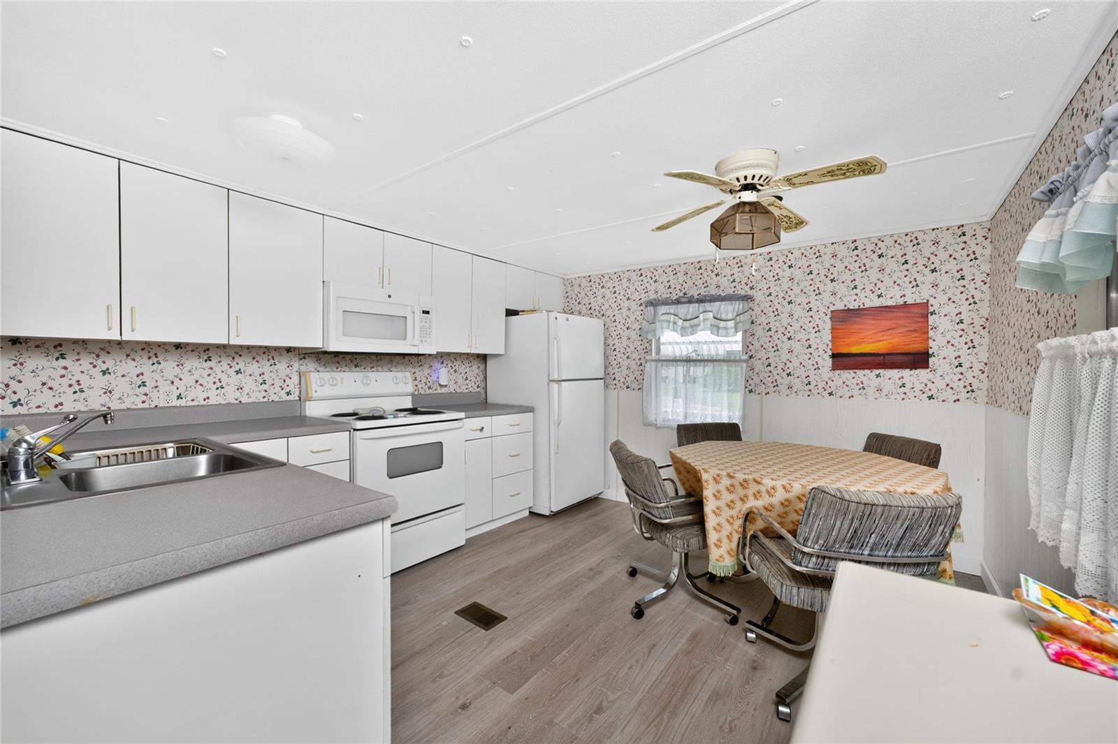 VILLAGE HOLIDAY LAKE - Residential