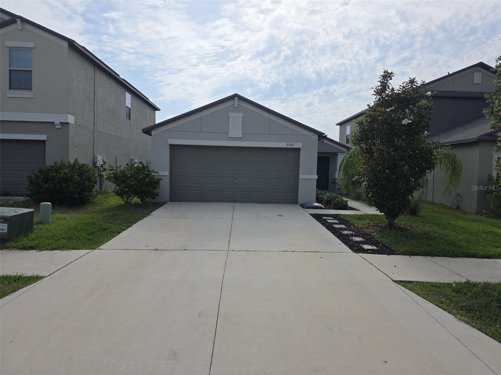 INCREDIBLE OPPORTUNITY TO OWN A BEAUTIFUL HOME! 

3/2 Modern and functional living spaces
Excellent floor plan
Quiet and family-friendly community
Perfect as a primary residence or investment property
Prime location with easy access to US-41, I-75 and I-4 
Conveniently connected to both Tampa and Sarasota
Near beaches, restaurants, shopping, and entertainment
Equipped with solar panels for energy efficiency and long-term savings


BONUS VALUE FOR THE NEW OWNER!
The home comes with financed solar panels, but the seller will PAY OFF the solar panel balance at closing — meaning the new owner will enjoy the benefits of solar energy WITHOUT taking over an additional solar payment.

NO electricity bills = more savings every month!
Enjoy energy efficiency while reducing your monthly expenses.

One of the best features of this property is its strategic location between US-41 and I-75, providing quick and convenient access to Tampa and Sarasota — making commuting, travel, dining, shopping, and entertainment easier than ever.

Live the Florida lifestyle you’ve always dreamed of.
Great opportunity for homeowners and investors alike.

THIS PROPERTY WILL NOT LAST ON THE MARKET! ?
Schedule your private showing TODAY before someone else grabs it.

SELLER MOTIVATED TO SALE .