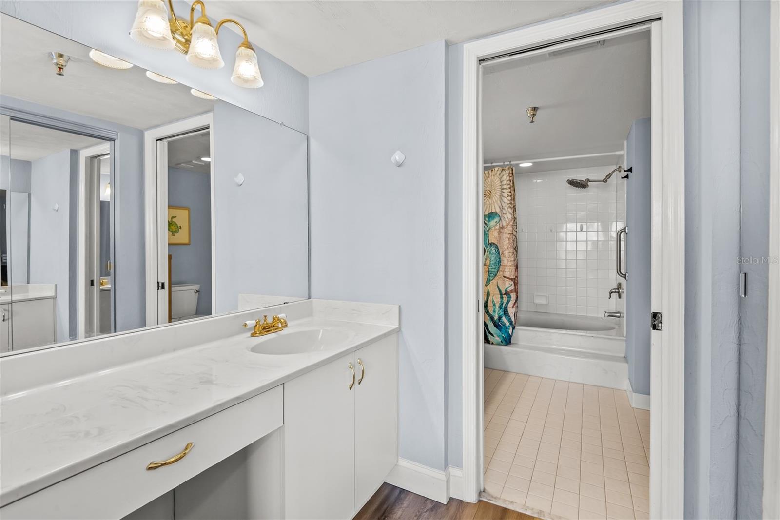 ASHLEY CONDO - Residential