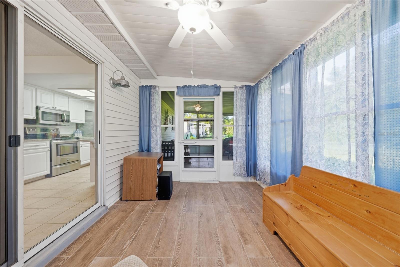 PALM CAY 02 - Residential