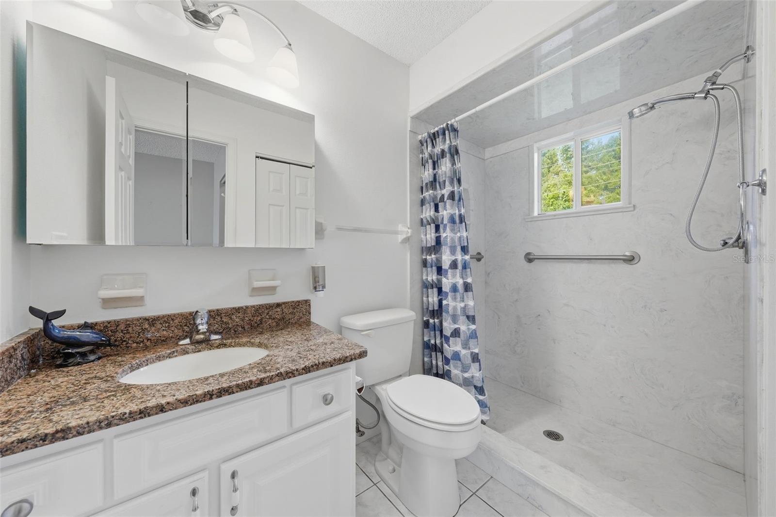 PALM CAY 02 - Residential