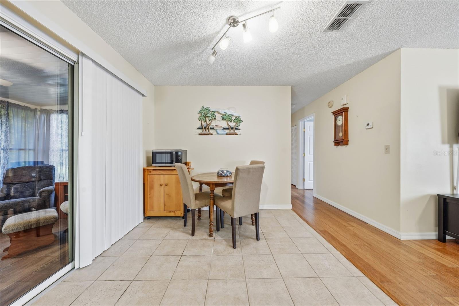 PALM CAY 02 - Residential