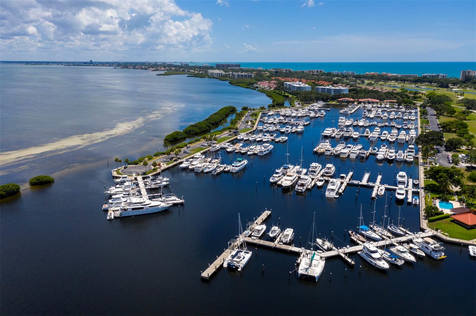 BAY ISLES - Residential