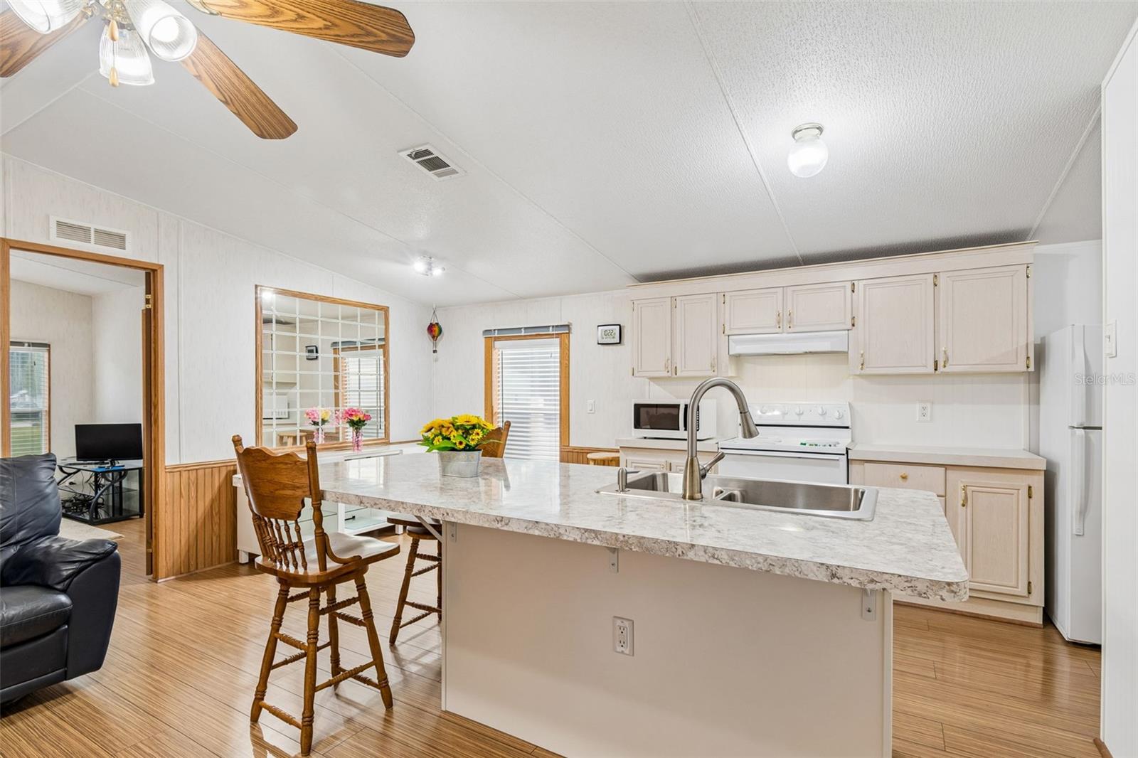 MOON LAKE ESTATES - Residential