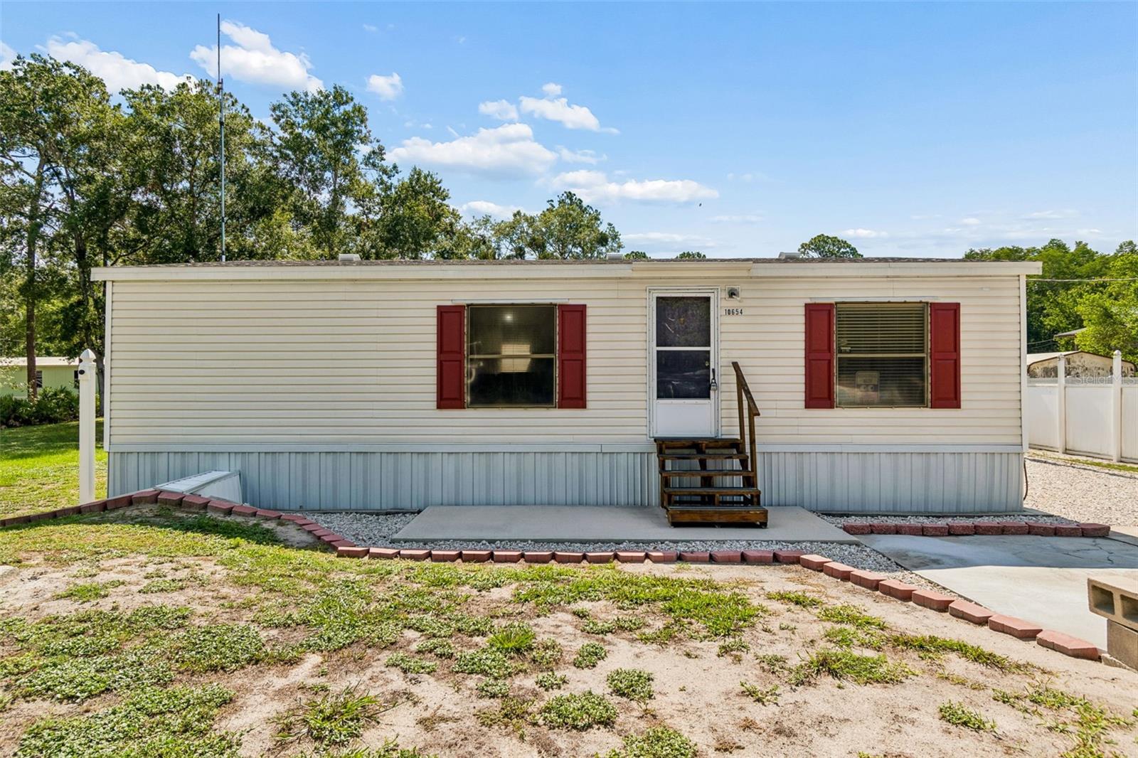 MOON LAKE ESTATES - Residential