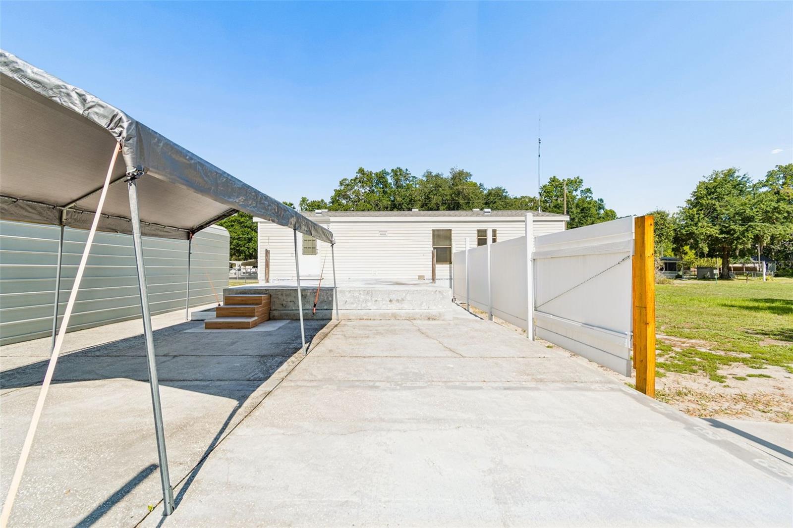MOON LAKE ESTATES - Residential