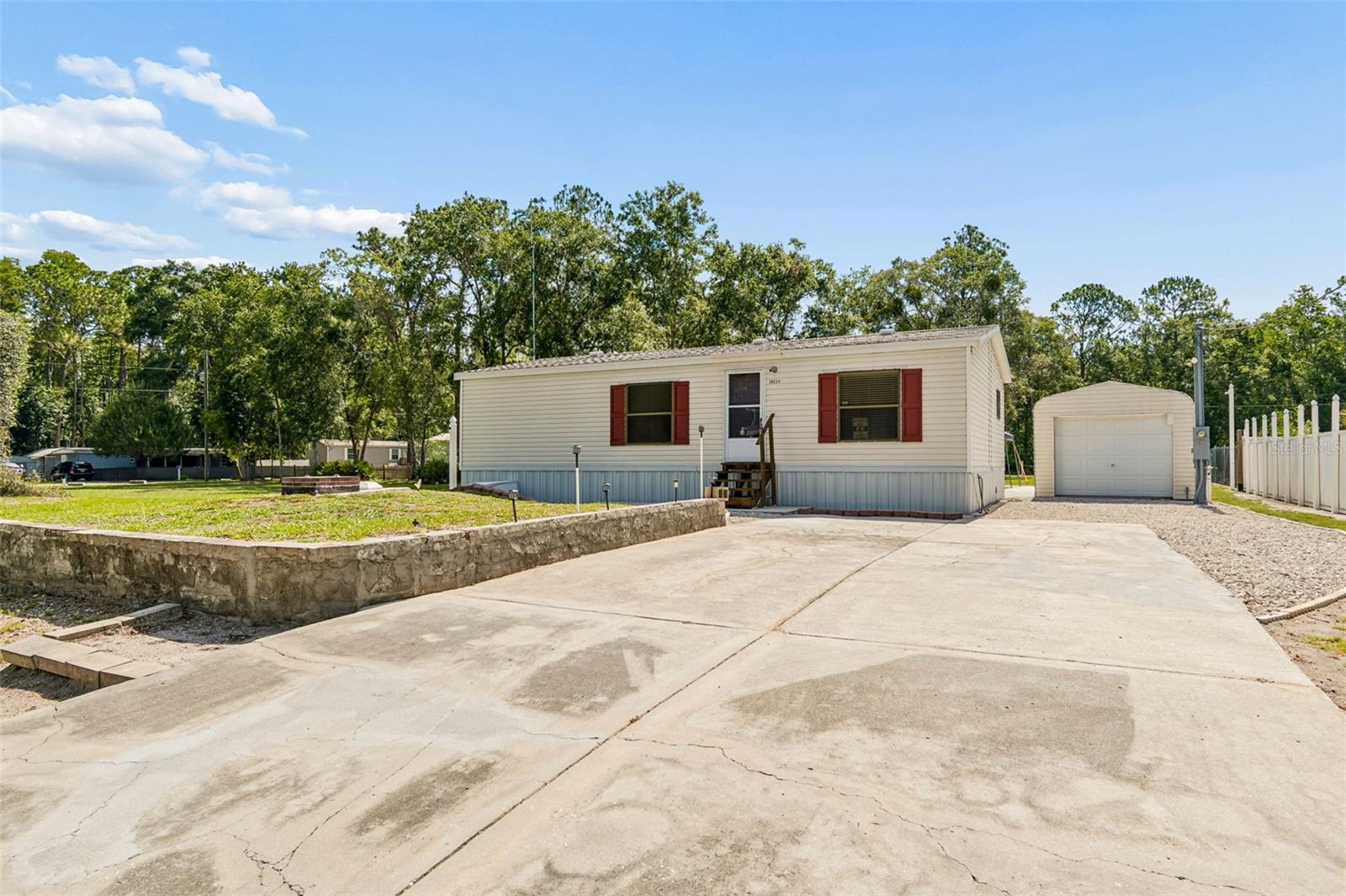 MOON LAKE ESTATES - Residential
