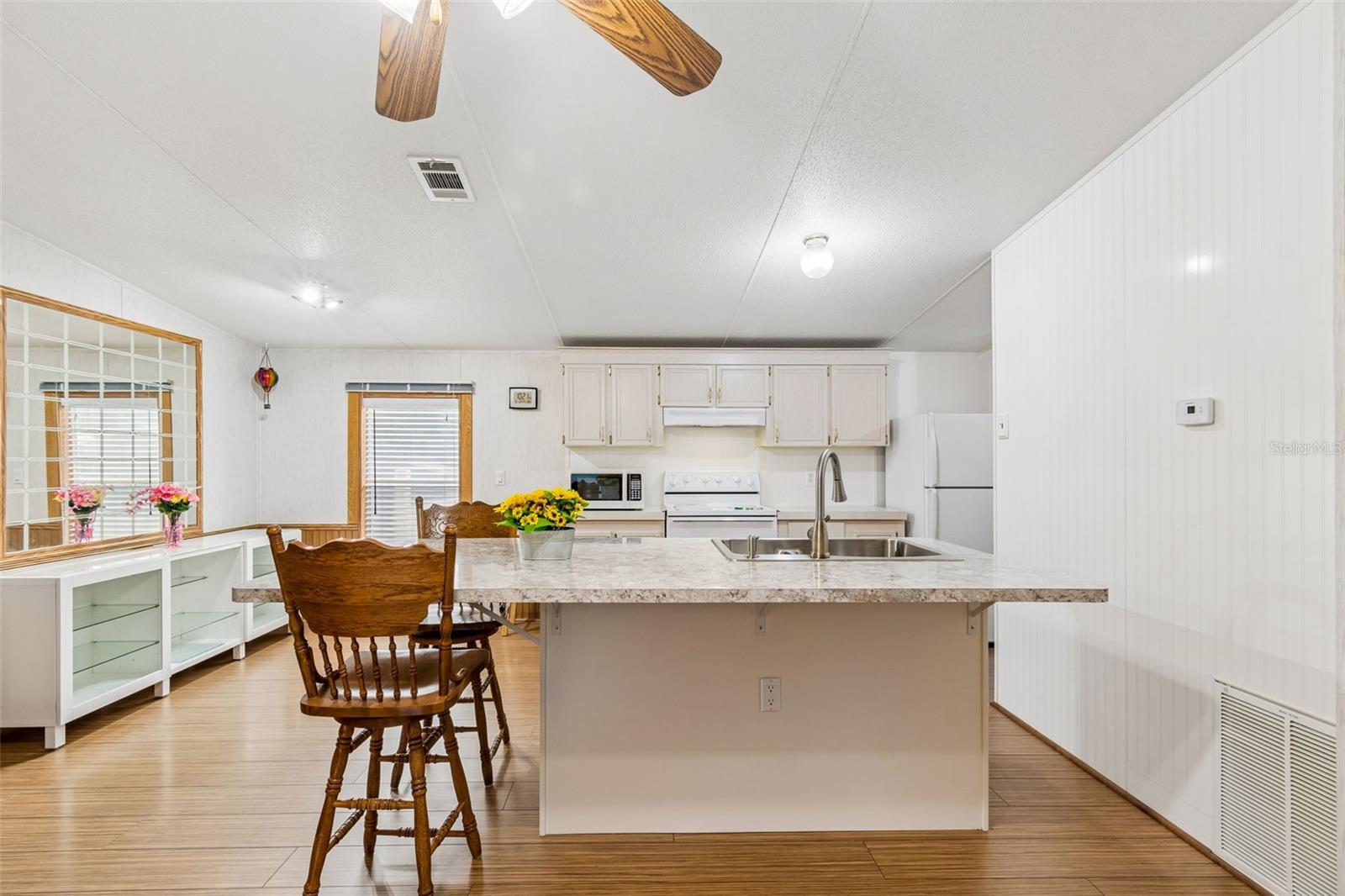 MOON LAKE ESTATES - Residential