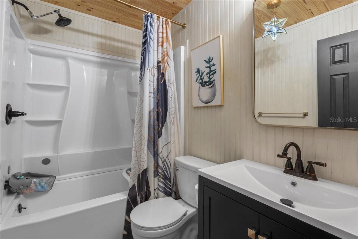 SUWANNEE OAKS SUB - Residential