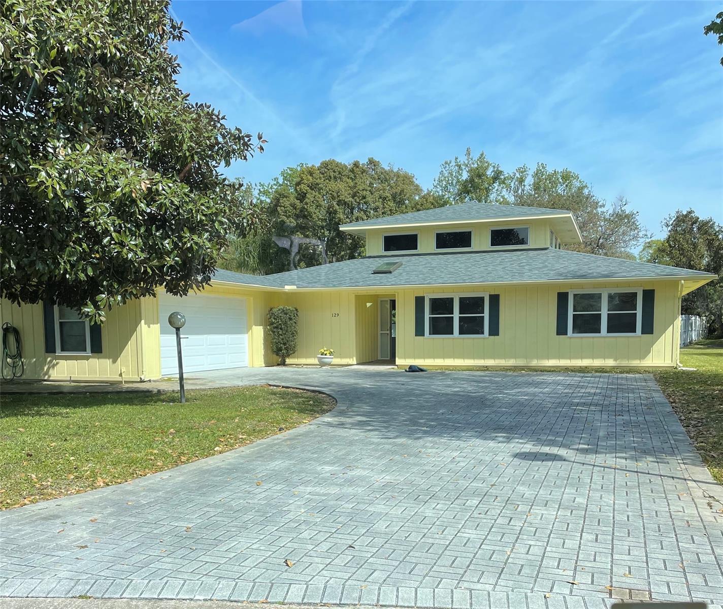 Bring your family to this truly amazing 3 bedroom/2 bath home that is located in the beautiful, highly desirable Sugar Mill Country Club community. This spacious homes offers a large master suite, large laundry room, open floor plan and stone fireplace that completes the charm and character of this ranch style home. Not to be missed is the exterior where your family will enjoy a fully fenced and tastefully landscaped yard with a private in ground pool. A large 2 car plus garage for all of your toys and storage needs. 
A must see to appreciate! ;Water: City