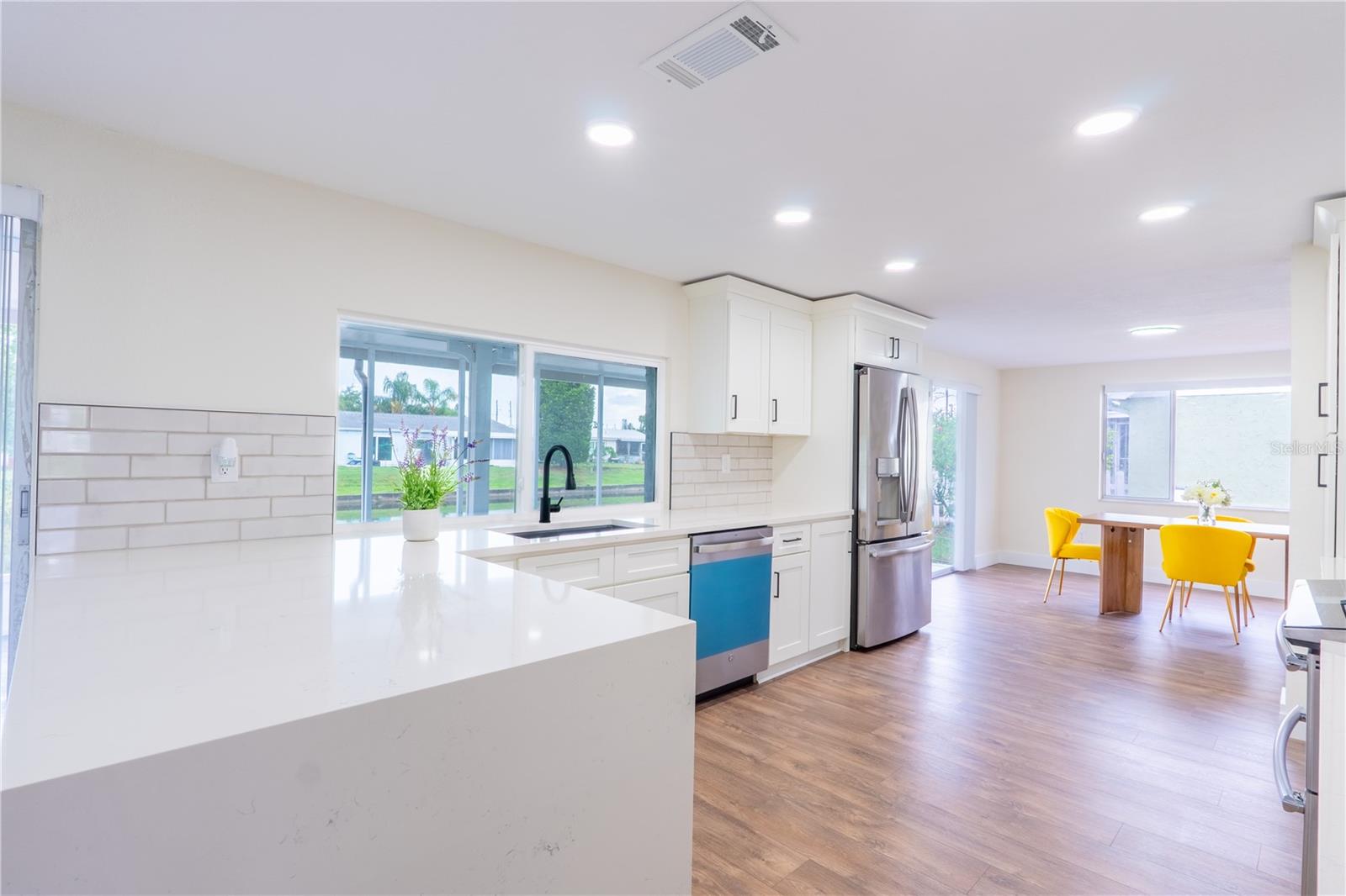 BEACON SQUARE - Residential