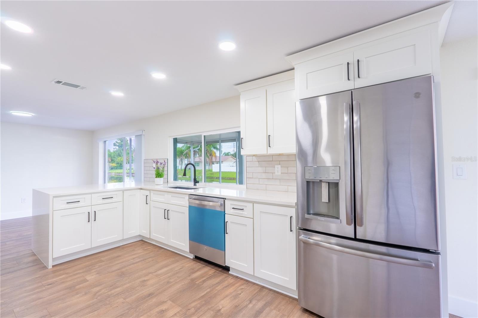 BEACON SQUARE - Residential